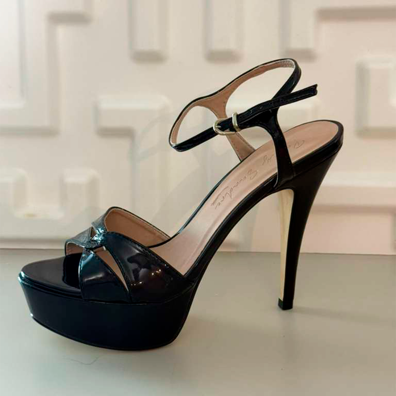 Sandal Preta Verniz