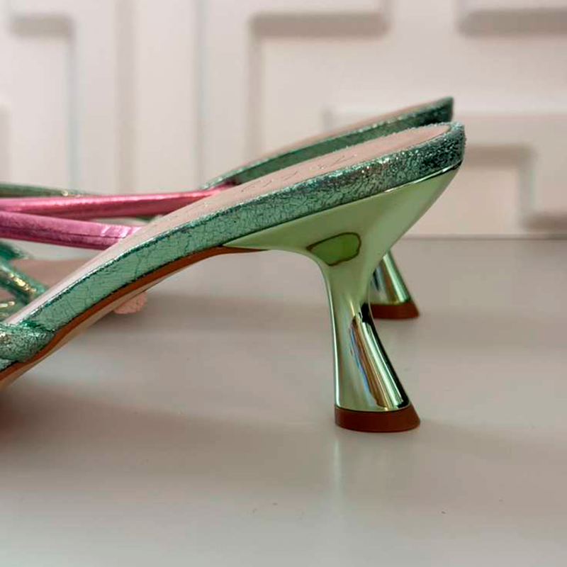 Open Mule Metalizado Verde com Rosa