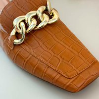 Mule Croco Caramelo