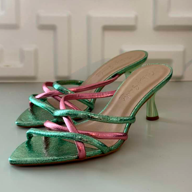 Open Mule Metalizado Verde com Rosa